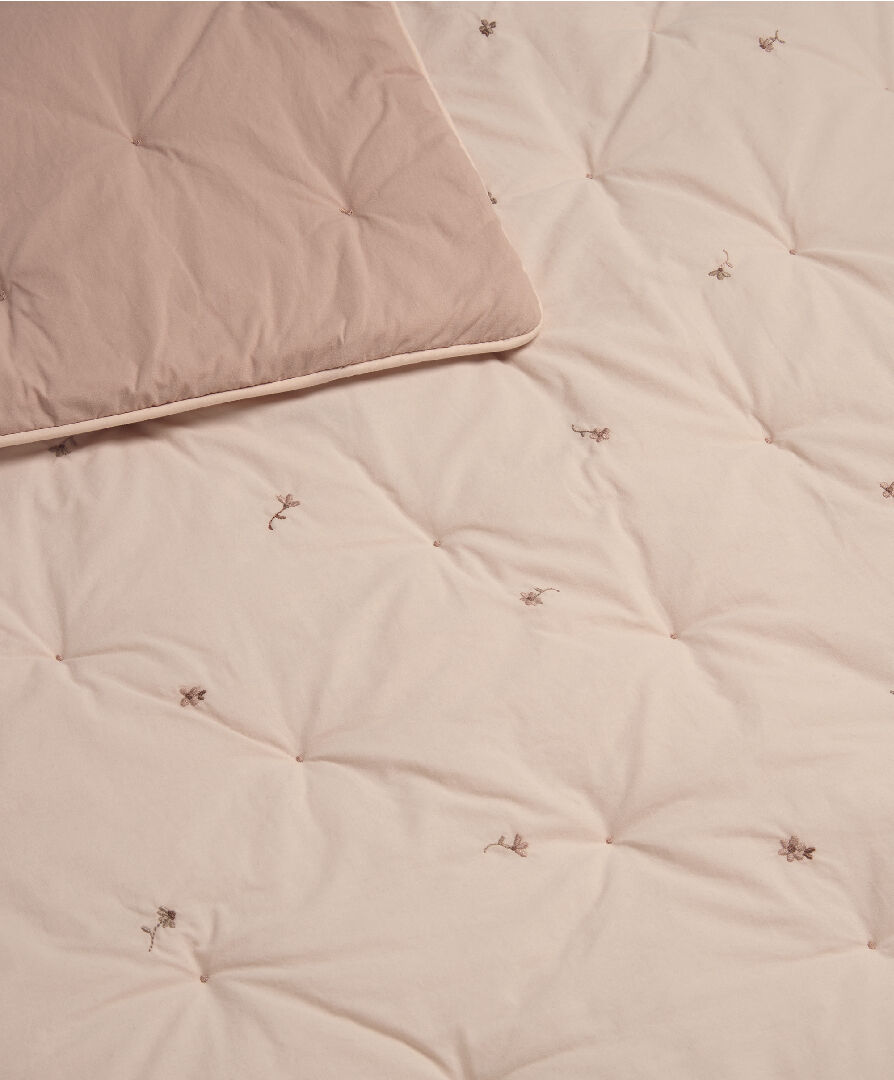 Welcome to the World Quilt - Wildflower image number 3