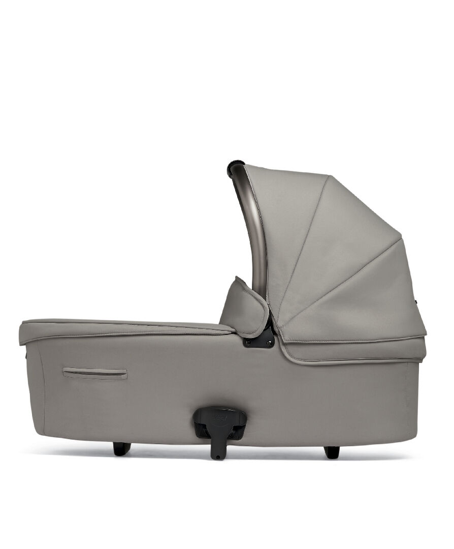 Ocarro Carrycot - Studio image number 1