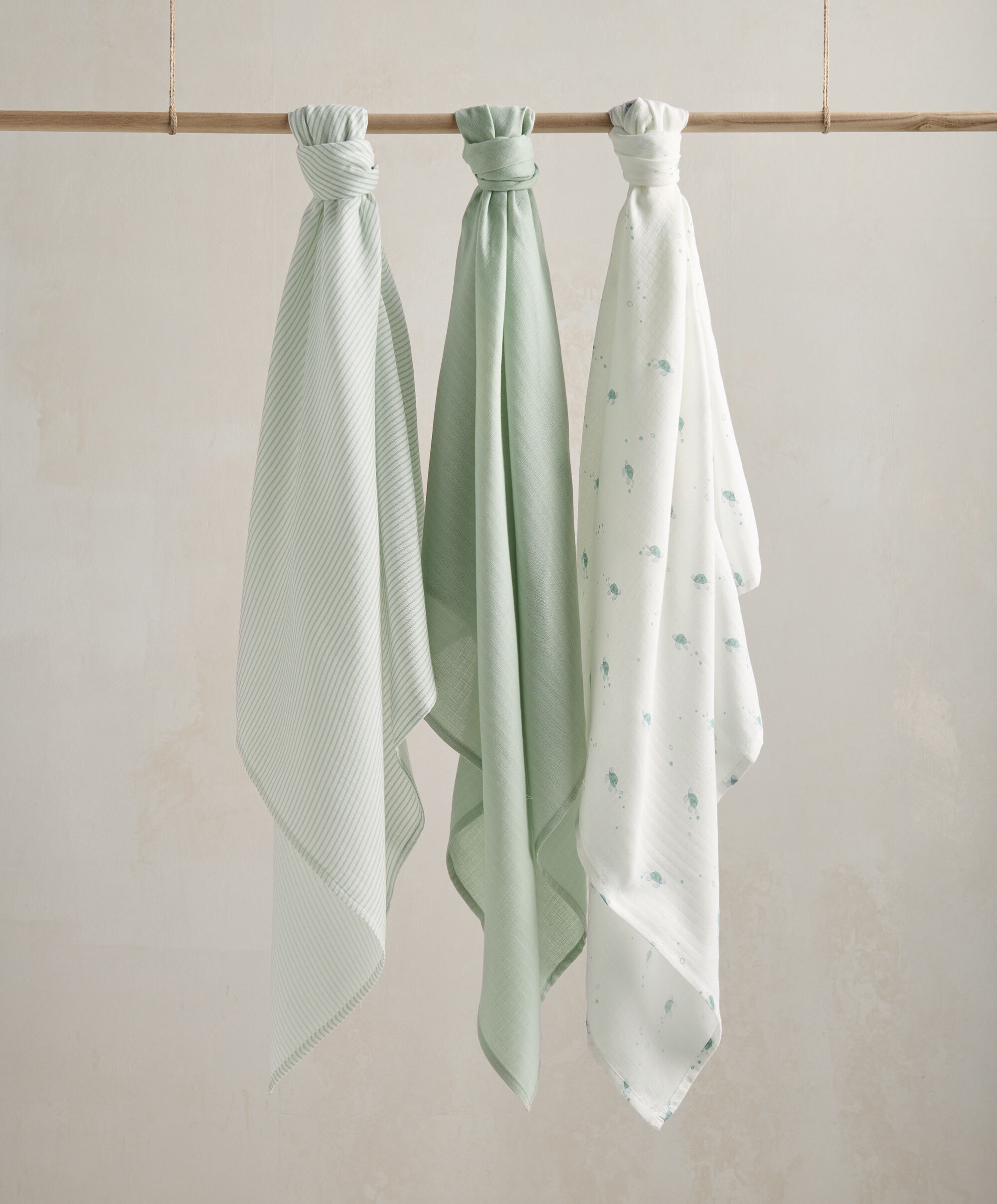 Large Turtle Muslin Cloths - 3 Pack image number 1