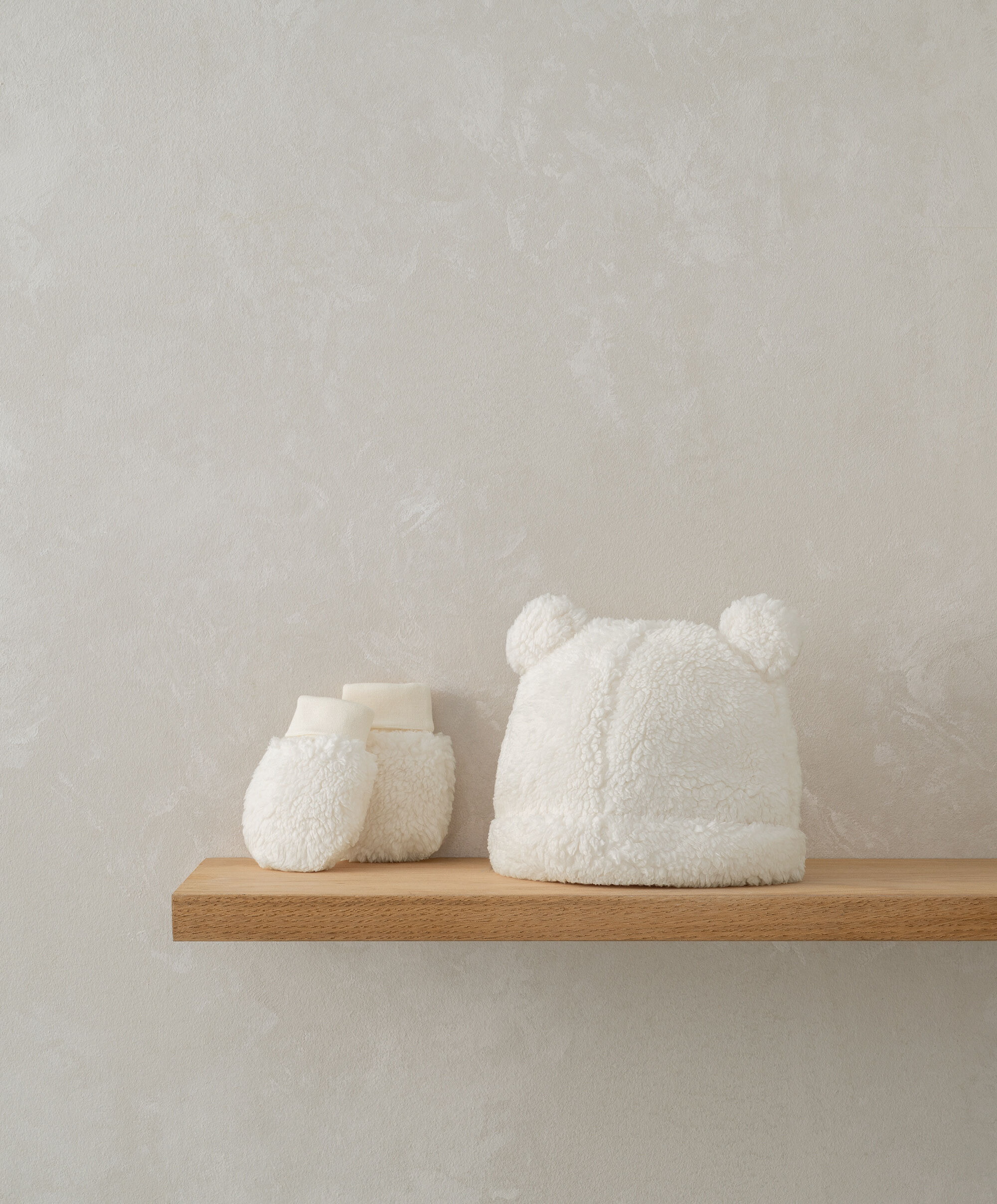 Borg Hat & Mitts - Sand image number 1