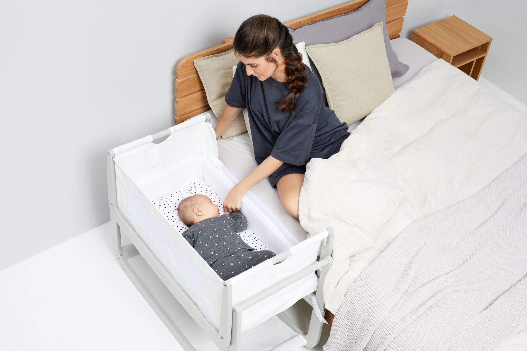 SnuzPod4 Bedside Crib - Haze Grey image number 4