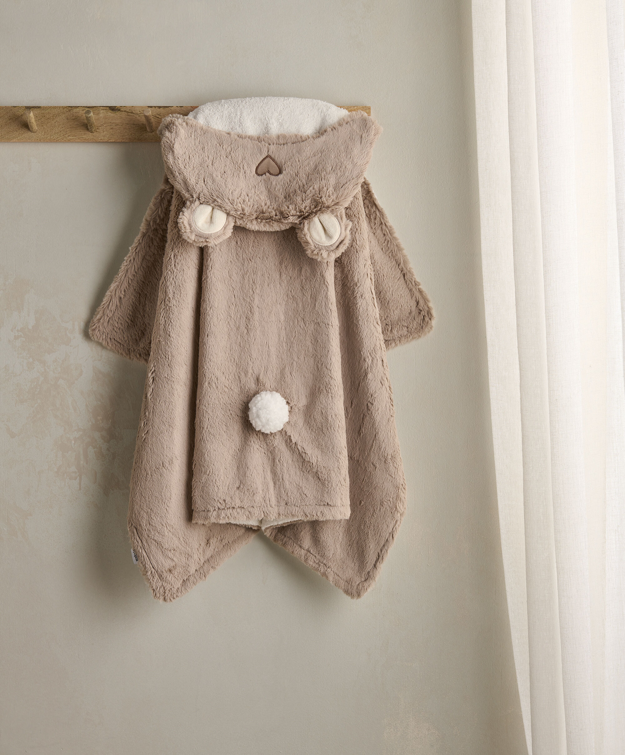 Hooded Bear Towel - Millie &amp; Boris image number 1