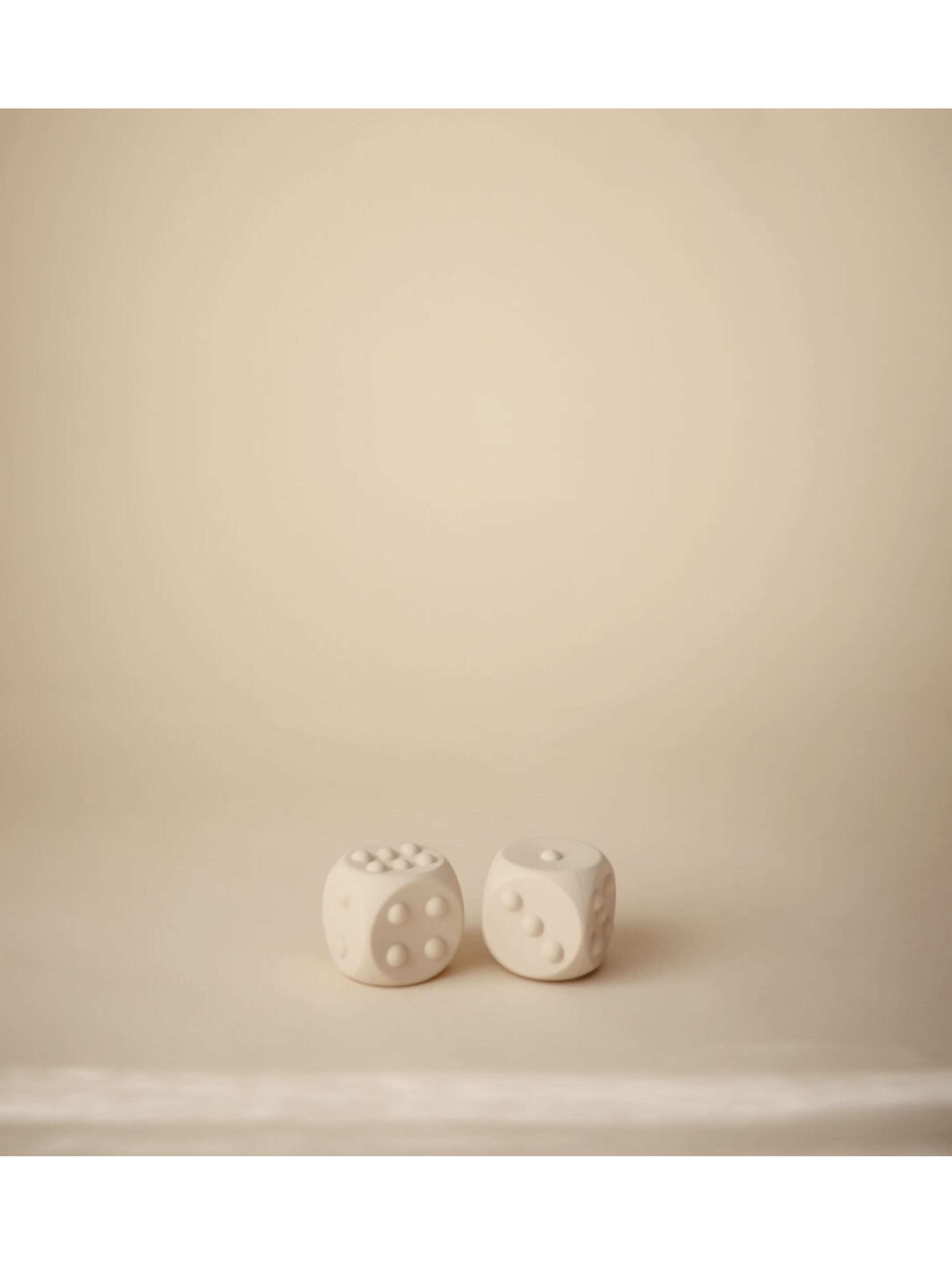 Mushie Dice Press Toy (set of 2) Cambridge Blue/Shifting Sand image number 7