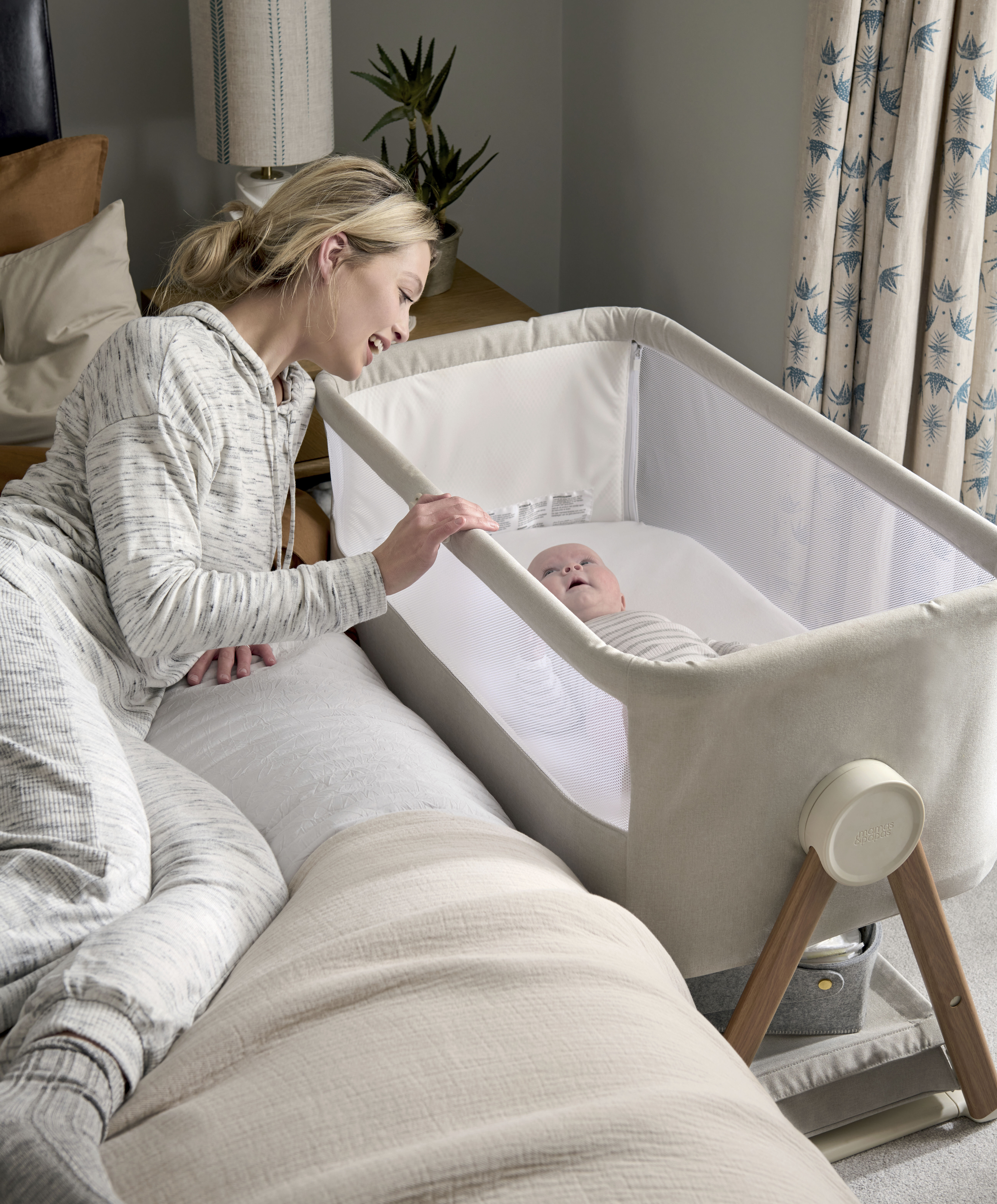 Lua Bedside Crib Beige