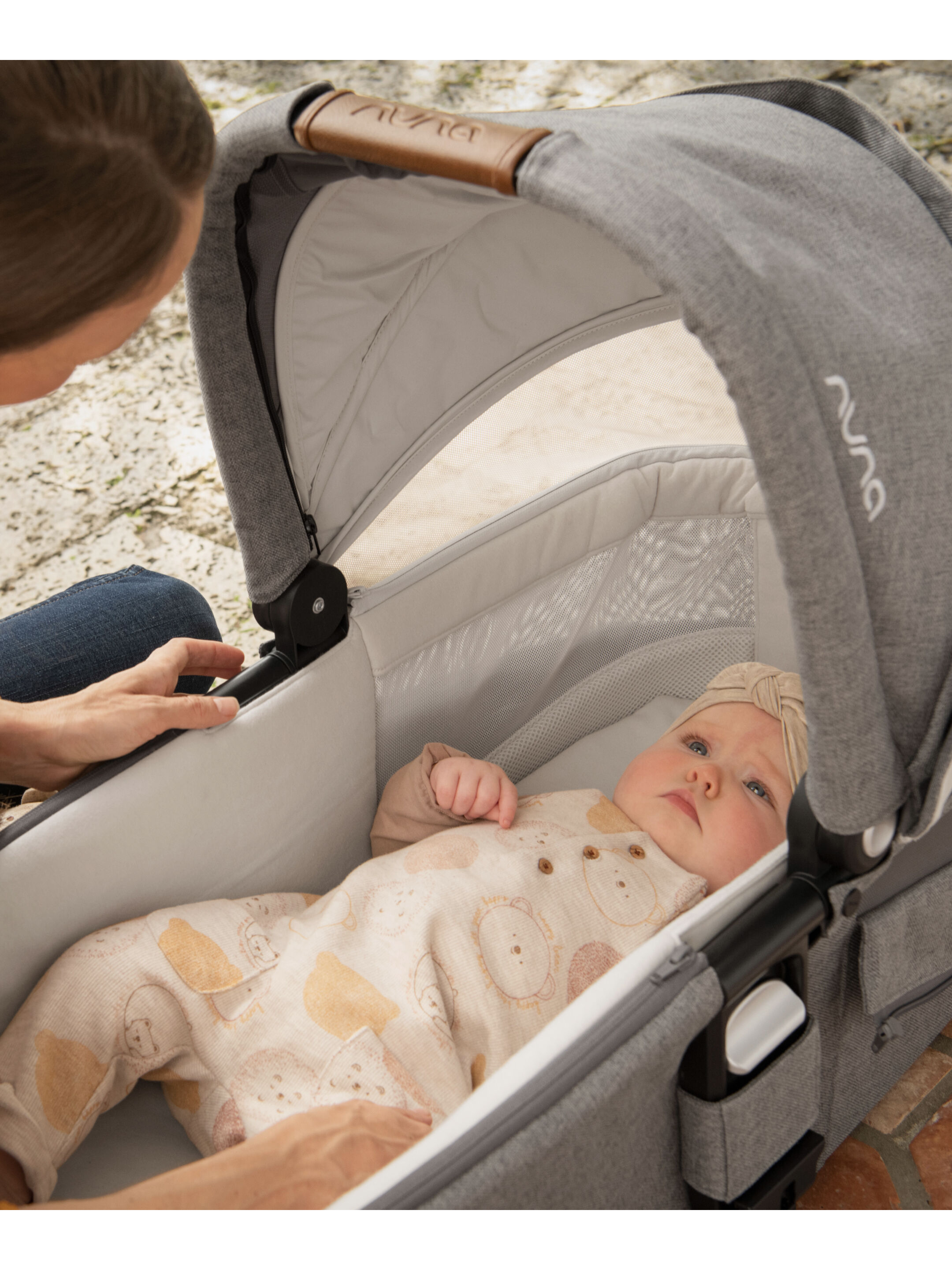Nuna Cari Next Infant Carrycot and Car Seat - Granite image number 2