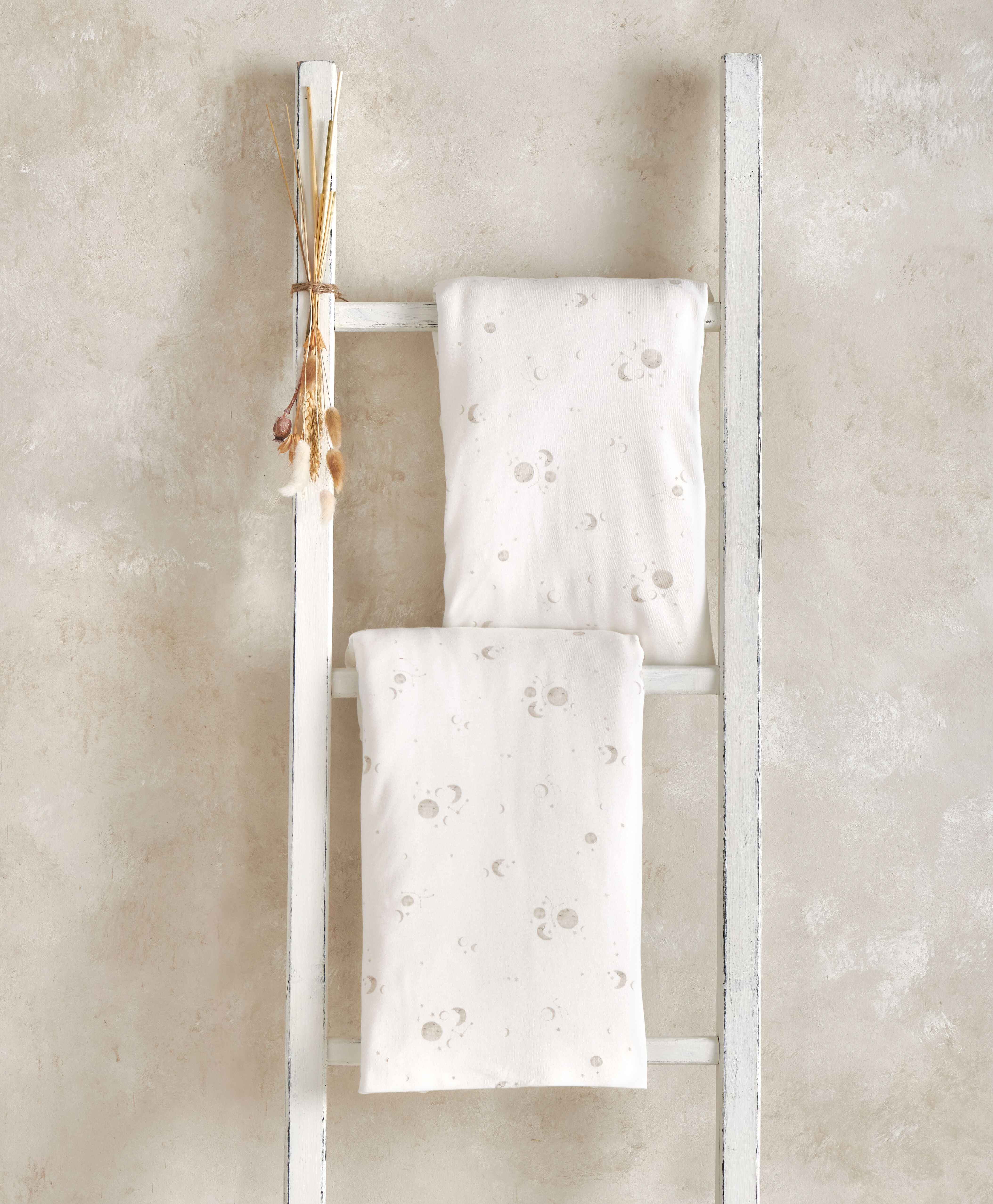 2 Cot/Bed Fitted Sheets - Cosmic Sky