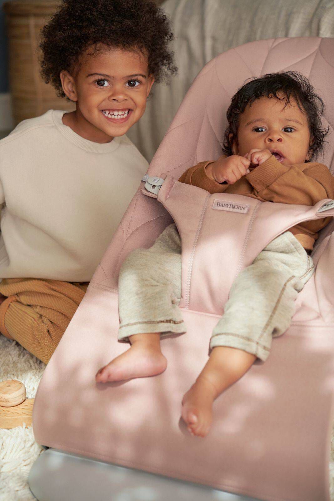 BabyBjorn Bouncer Bliss Cotton, Petal Quilt - Dusty Pink image number 5