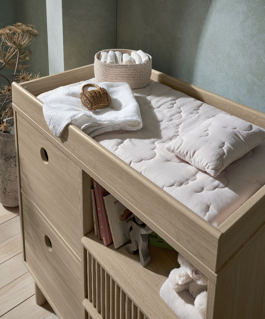 Oska Narrow Dresser Changer - Natural/Oak image number 5