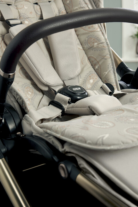 Strada Fuse Pushchair with Paisley Crescent Memory Foam Liner image number 13
