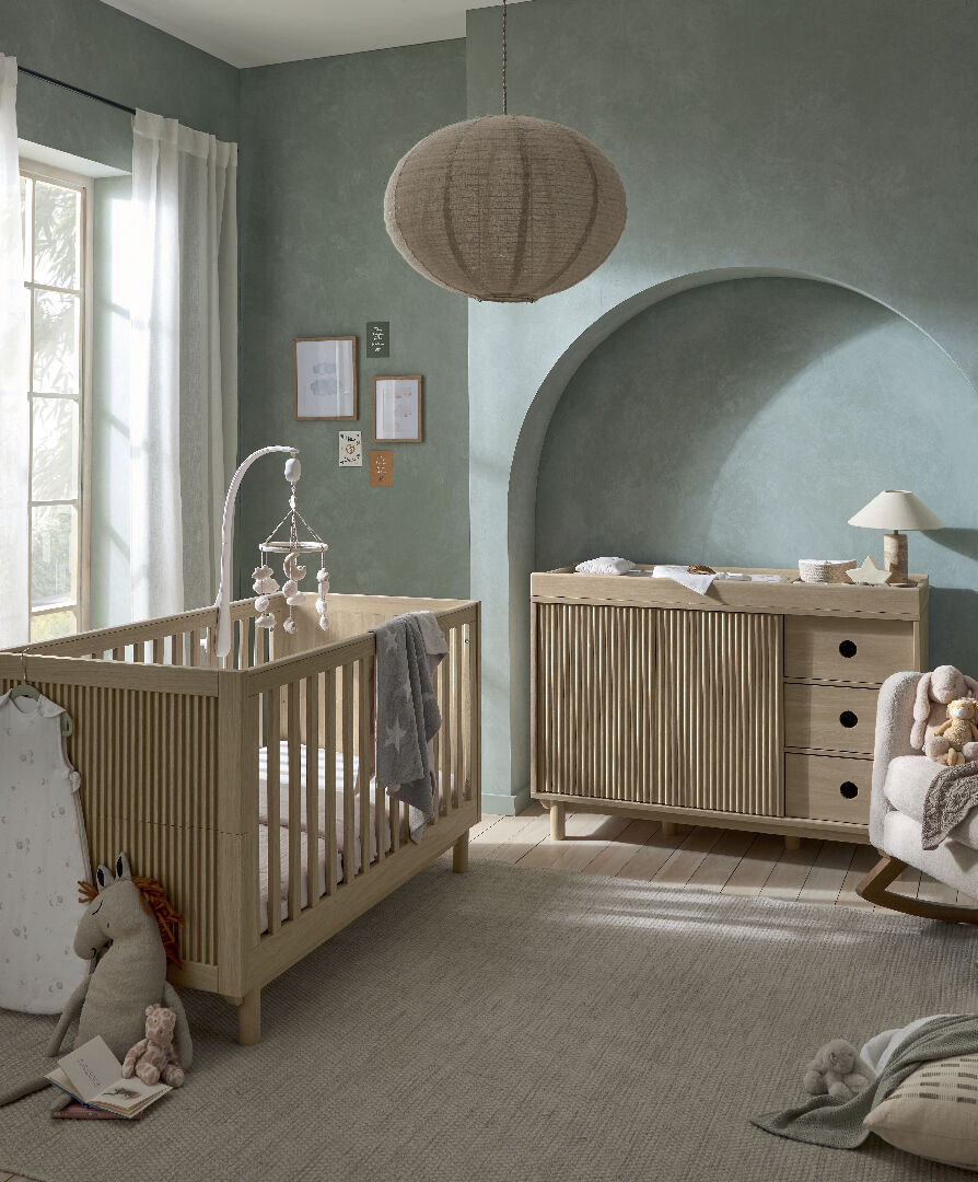 Oska 2 Piece Cotbed with Wide Dresser Changer Set - Oak