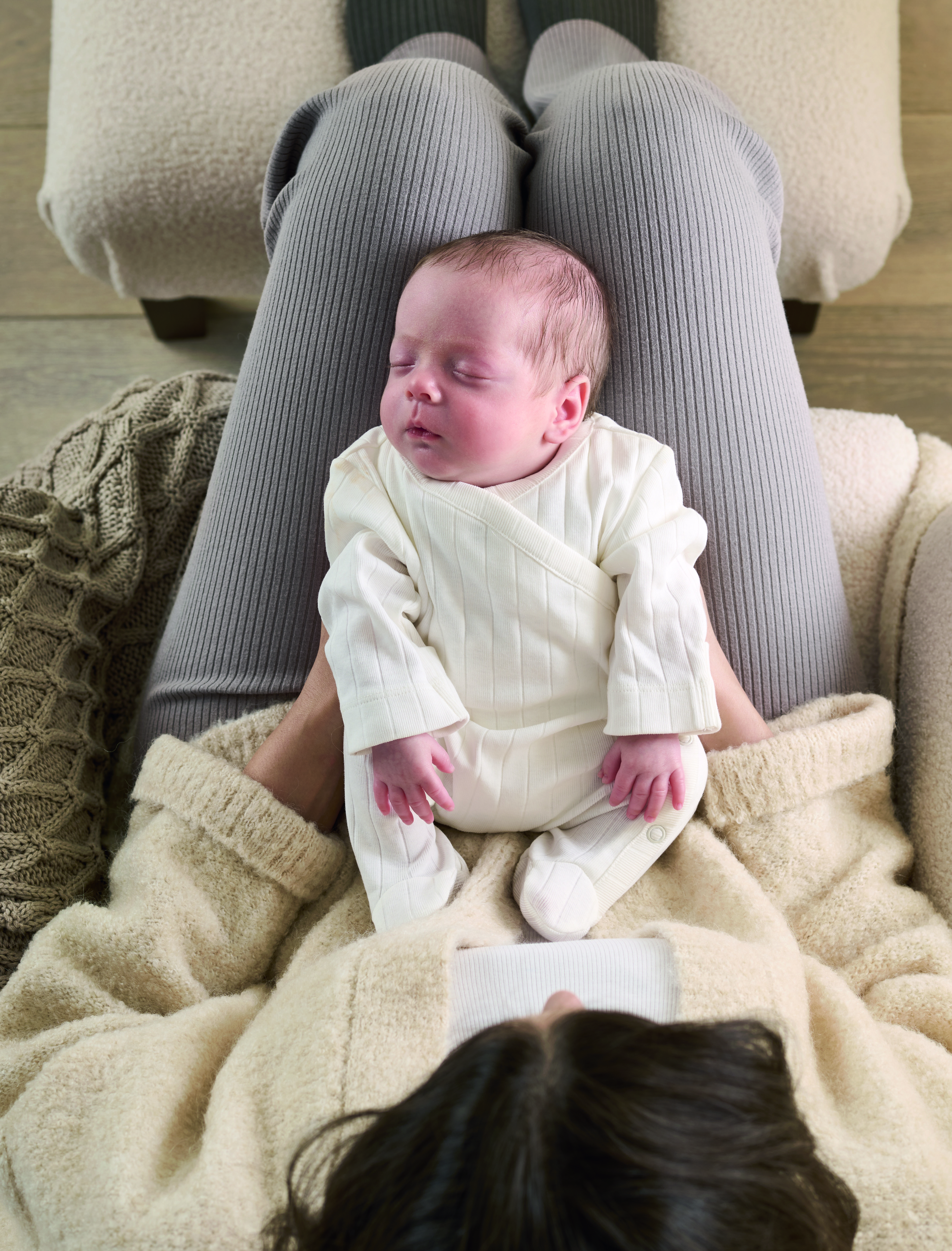 4 piece Newborn Starter Set image number 11
