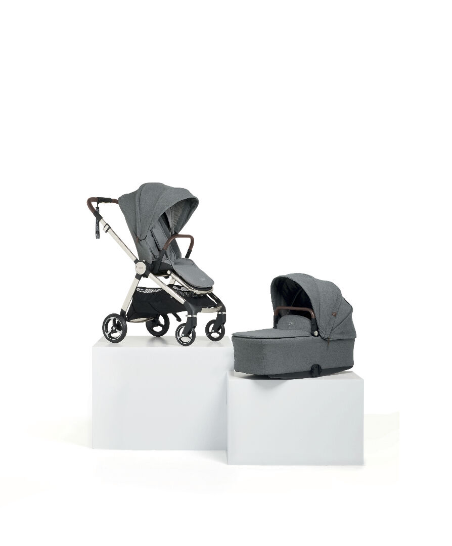 Strada Black Diamond Pushchair with Black Diamond Carrycot