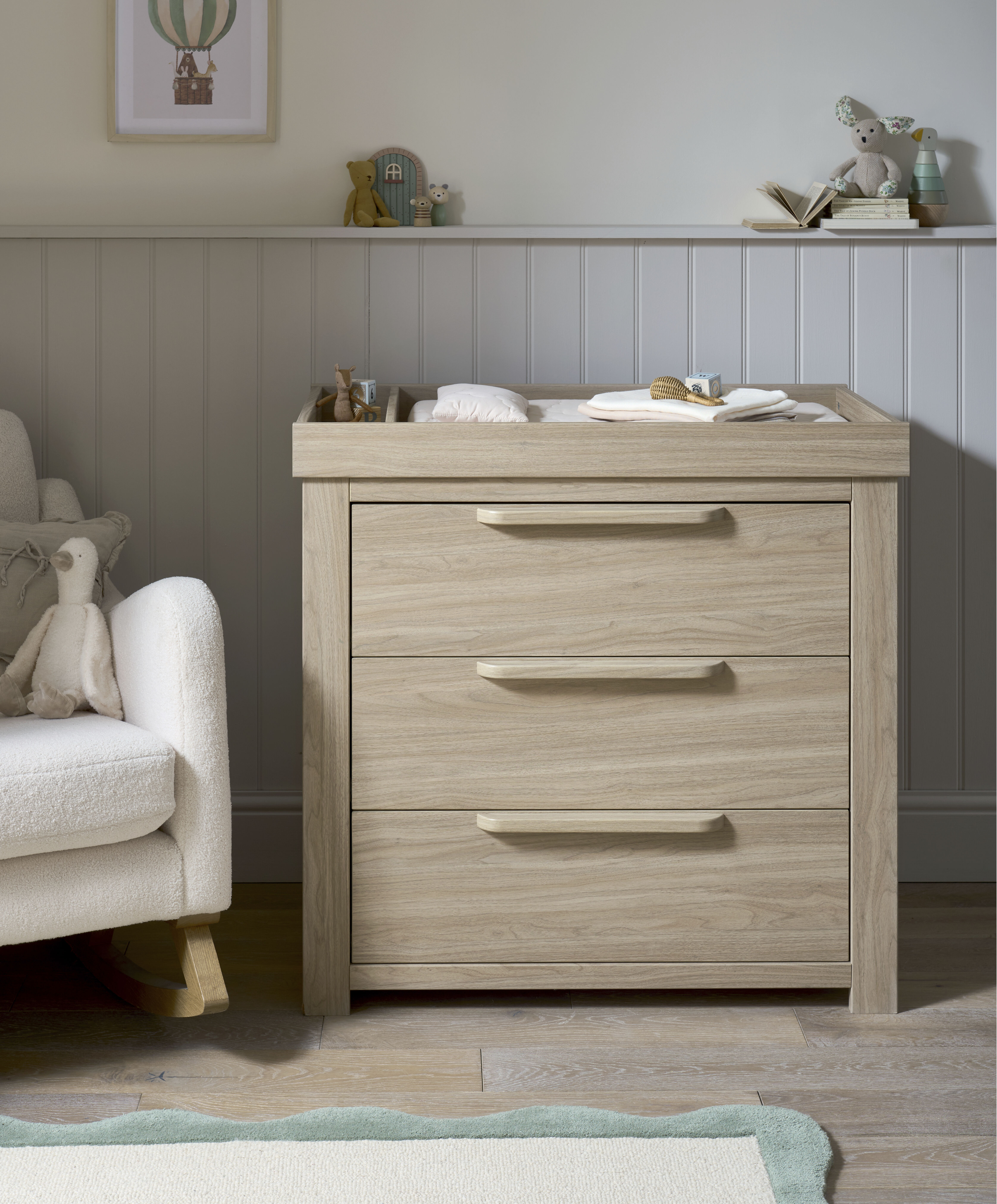 Franklin Dresser Changer - Oak image number 1