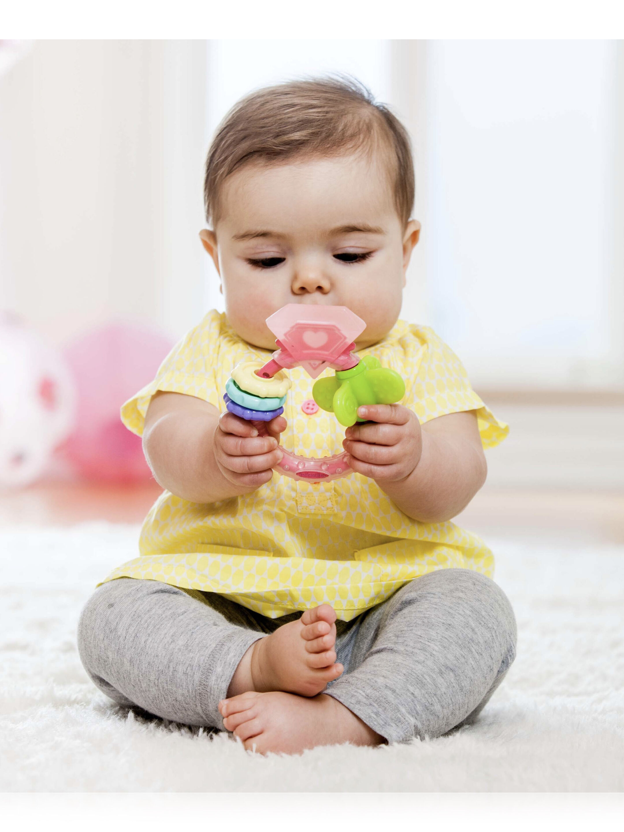 Infantino Chew & Play Ring Teether image number 1