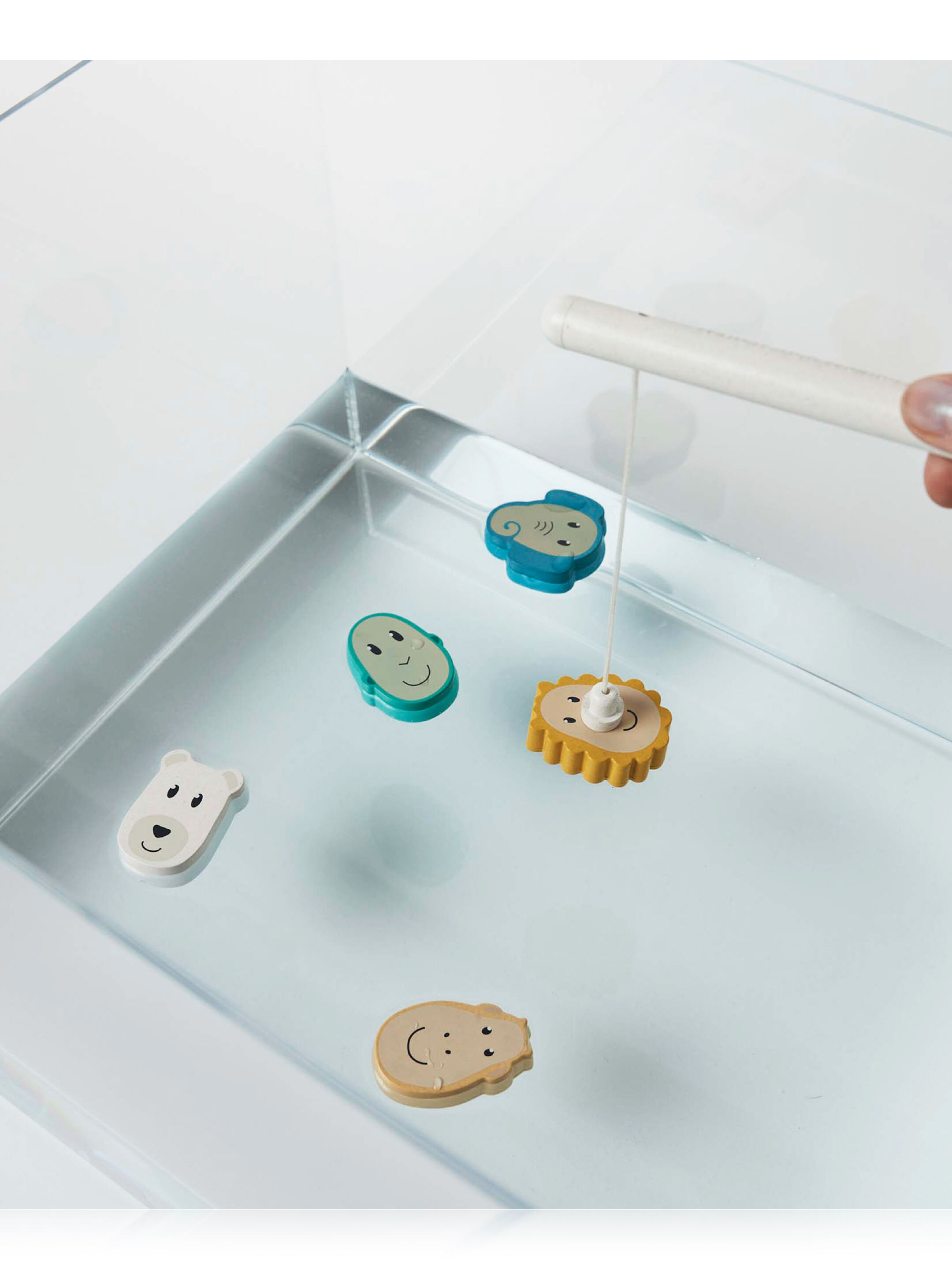 Matchstick Monkey Bathtime Fishing Game image number 1