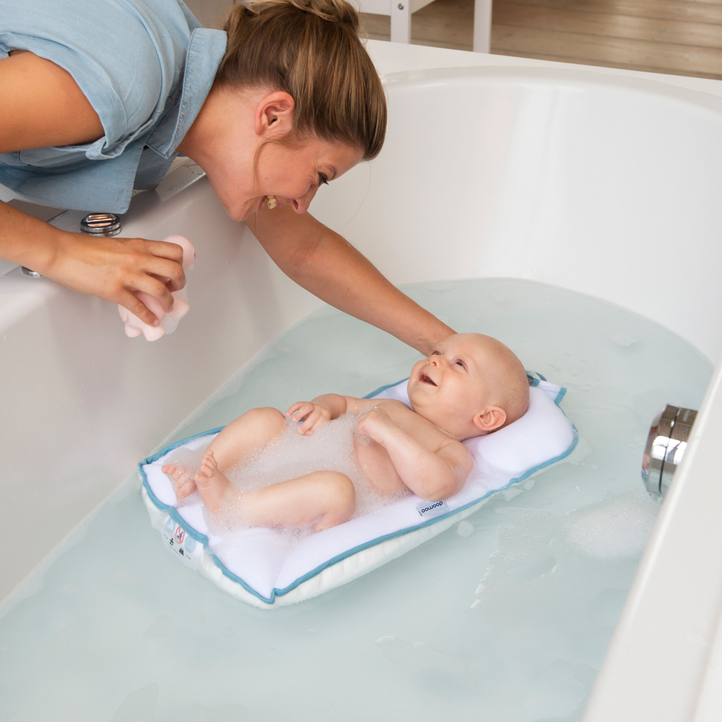 Doomoo Easy Bath Floating Mattress image number 3
