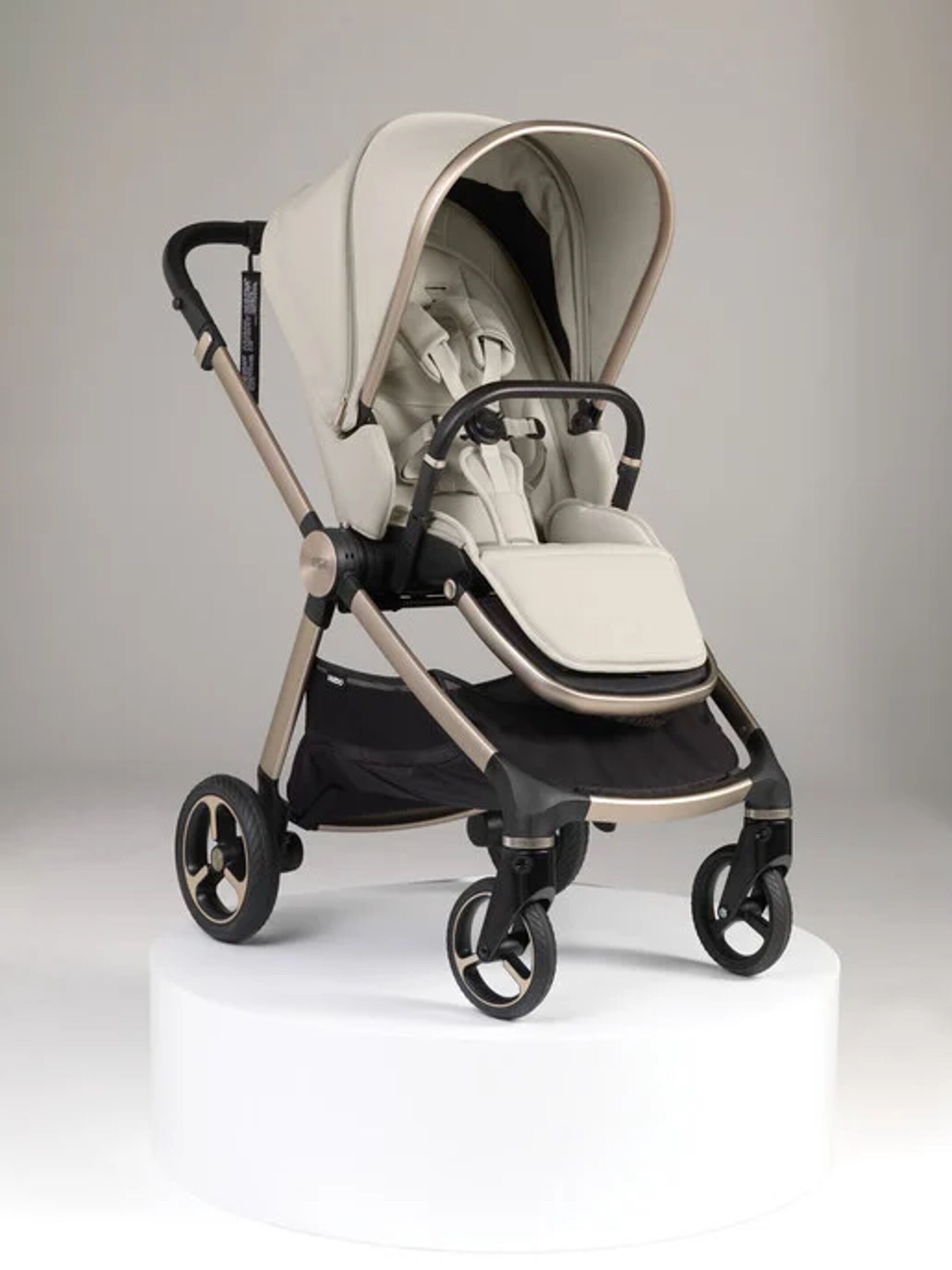 Vardo Shell Pushchair 7 Piece Bundle with Cybex Car Seat image number 2