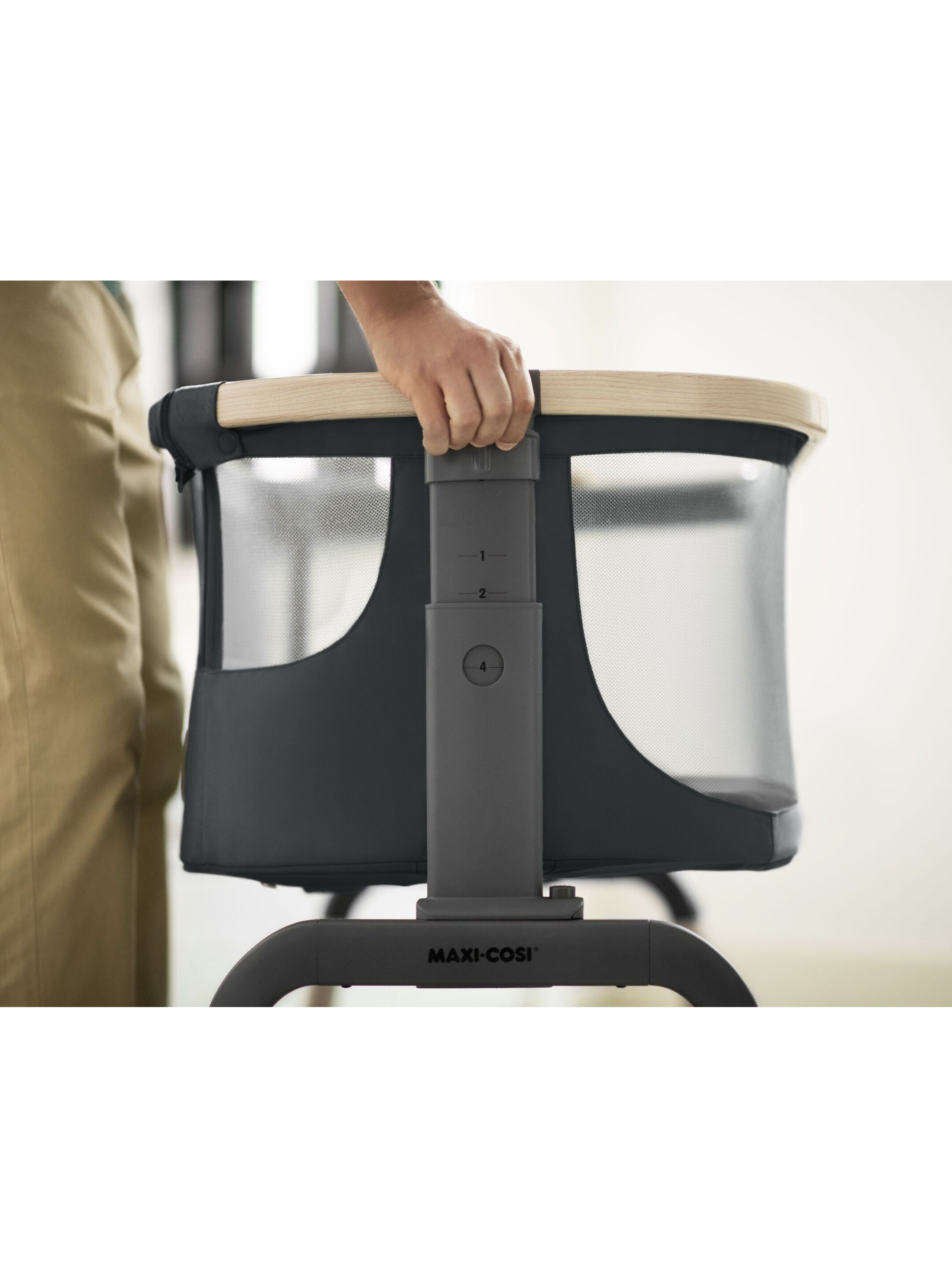 Maxi Cosi Iora Air Co-Sleeper - Beyond Graphite image number 7